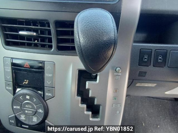 Used 2010 AT toyota noah ZRR70G Image[25]