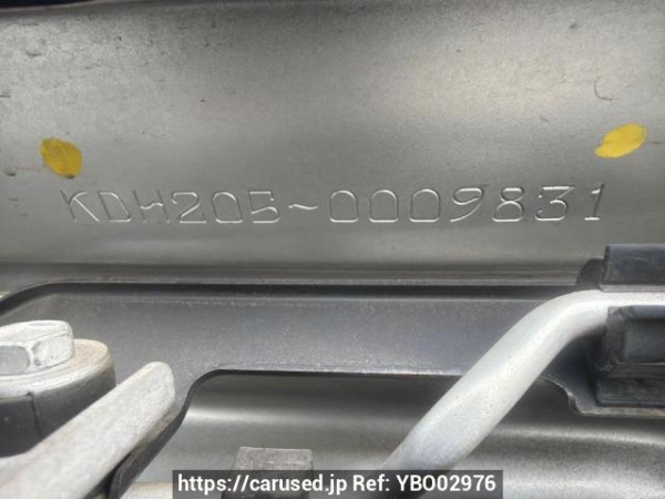 Used 2005 MT toyota regiusace-van KDH205V Image[5]