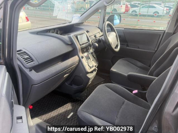 Used 2007 AT toyota noah ZRR75G Image[8]