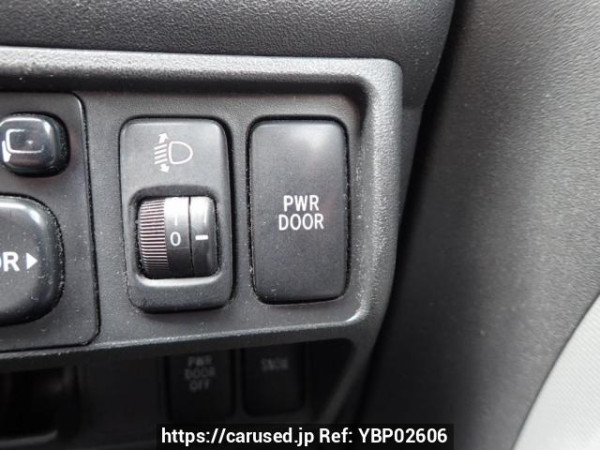 Used 2004 AT toyota sienta NCP81G Image[16]