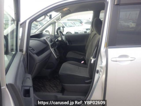 Used 2007 AT toyota noah ZRR70G Image[11]