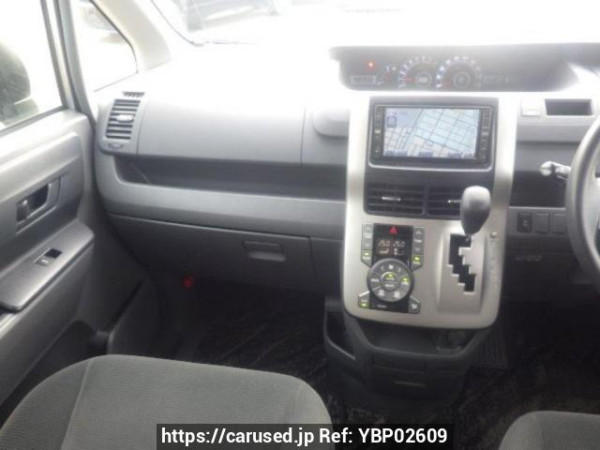 Used 2007 AT toyota noah ZRR70G Image[17]