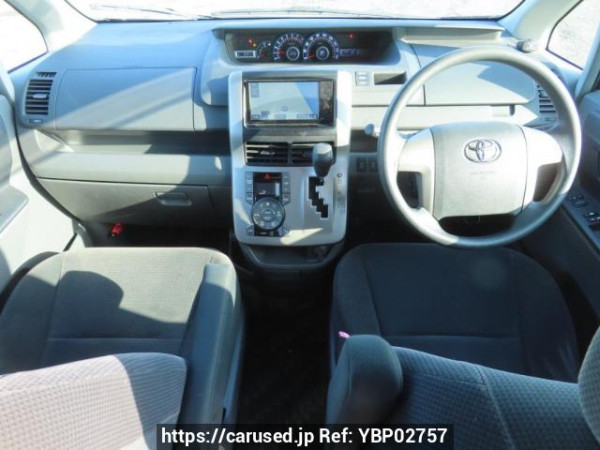 Used 2009 AT toyota noah ZRR70G Image[25]