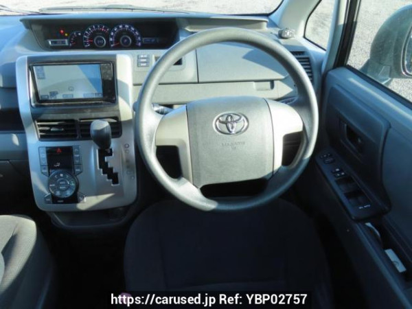 Used 2009 AT toyota noah ZRR70G Image[27]
