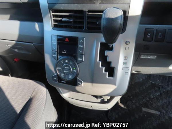 Used 2009 AT toyota noah ZRR70G Image[33]