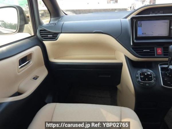 Used 2014 AT toyota noah ZRR80G Image[19]