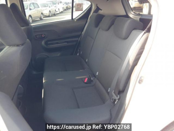 Used 2016 AT toyota aqua NHP10 Image[16]