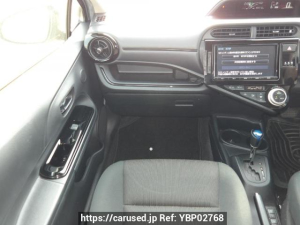 Used 2016 AT toyota aqua NHP10 Image[18]