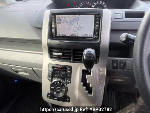 Used 2009 AT toyota noah ZRR70W Image[13]