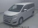 Toyota Noah ZRR85G