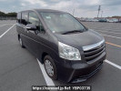 Toyota Noah ZRR70G