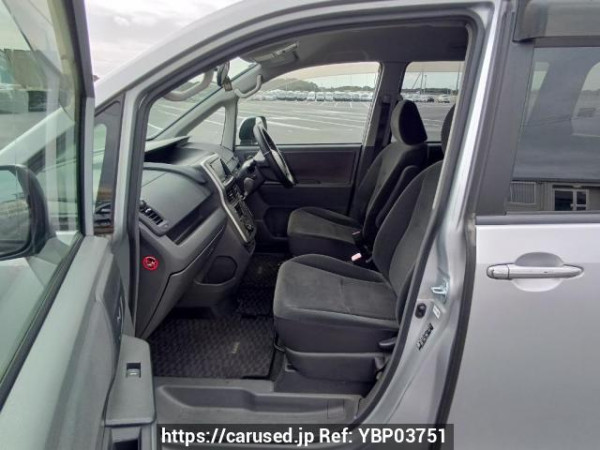 Used 2009 AT toyota noah ZRR70G Image[14]