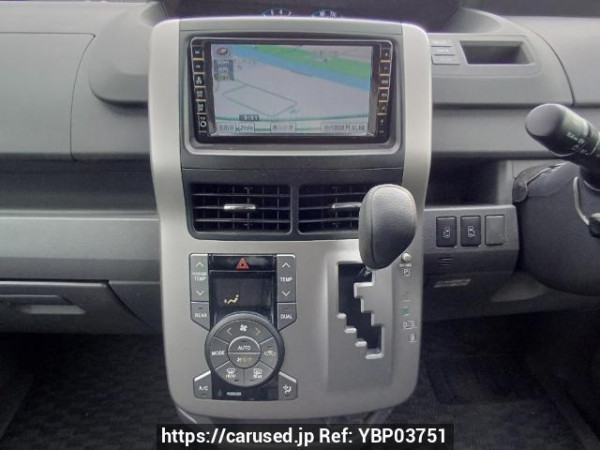 Used 2009 AT toyota noah ZRR70G Image[22]