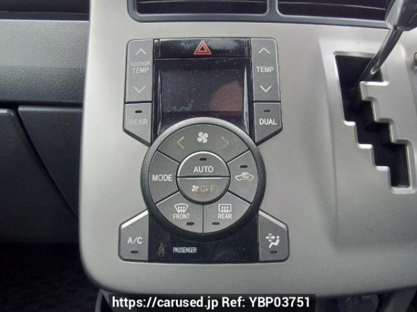 Used 2009 AT toyota noah ZRR70G Image[24]
