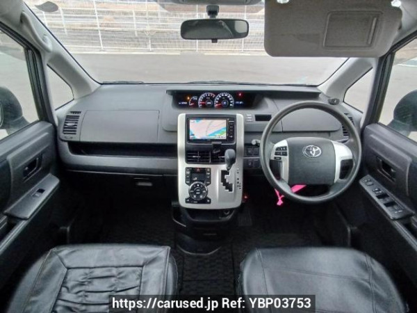 Used 2010 AT toyota noah ZRR70G Image[18]