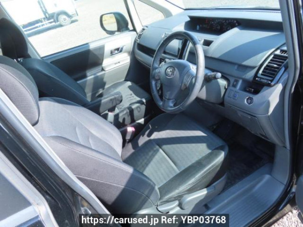 Used 2008 AT toyota voxy ZRR70W Image[14]