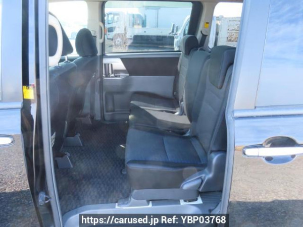 Used 2008 AT toyota voxy ZRR70W Image[20]