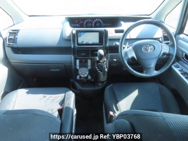 Used 2008 AT toyota voxy ZRR70W Image[25]