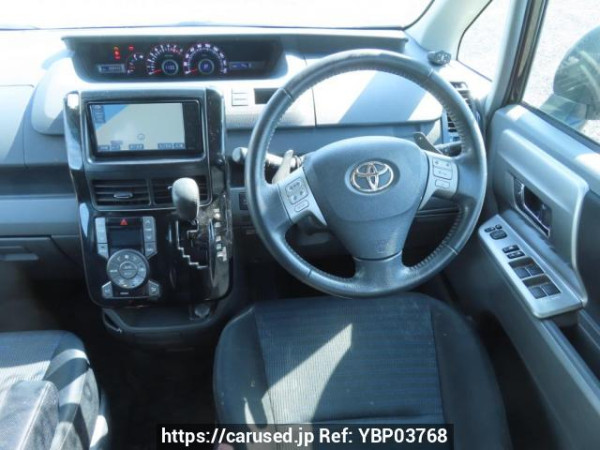 Used 2008 AT toyota voxy ZRR70W Image[27]
