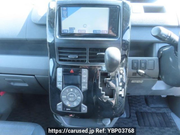 Used 2008 AT toyota voxy ZRR70W Image[30]