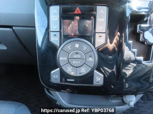 Used 2008 AT toyota voxy ZRR70W Image[32]