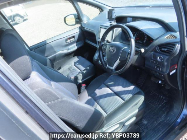 Used 2015 AT toyota noah ZRR80W Image[14]