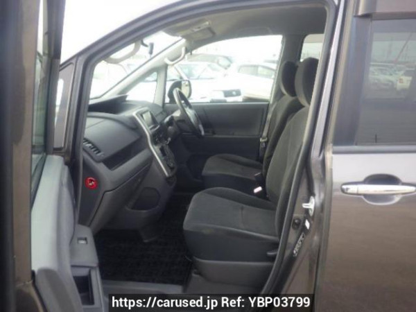 Used 2009 AT toyota noah ZRR75G Image[11]