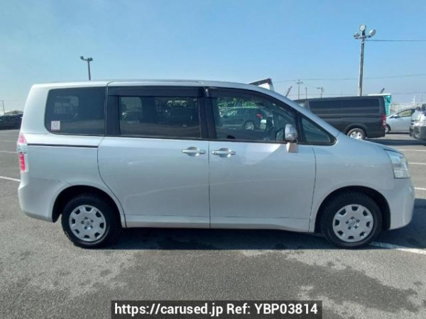Used 2009 AT toyota noah ZRR75G Image[7]