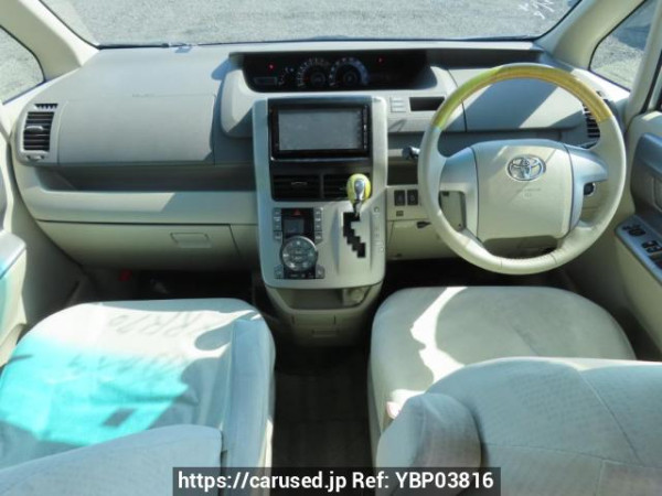 Used 2007 AT toyota noah ZRR70G Image[25]