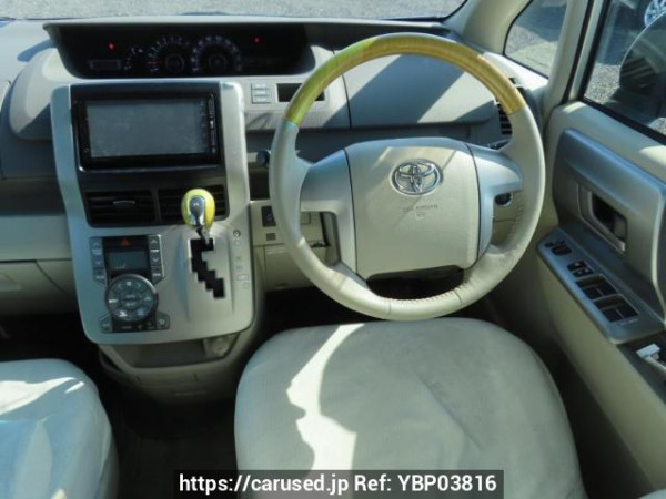 Used 2007 AT toyota noah ZRR70G Image[27]