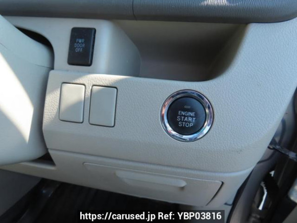 Used 2007 AT toyota noah ZRR70G Image[28]