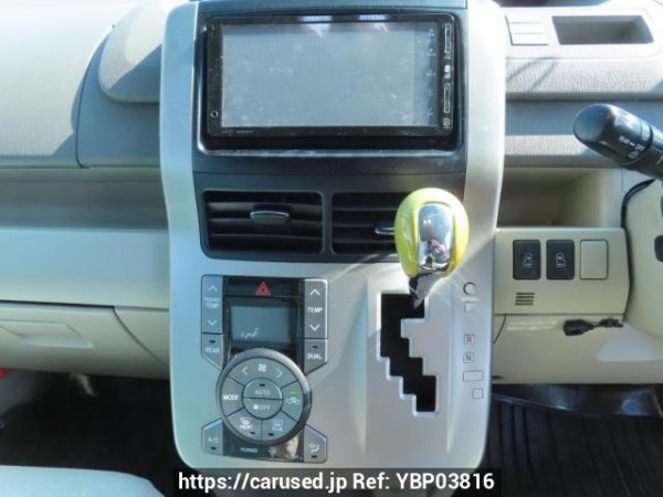 Used 2007 AT toyota noah ZRR70G Image[30]