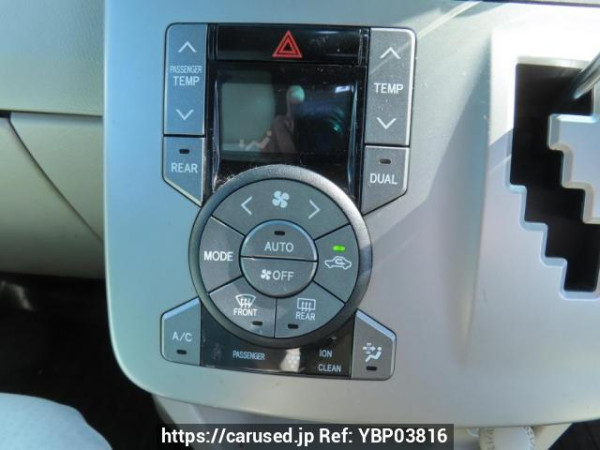 Used 2007 AT toyota noah ZRR70G Image[31]