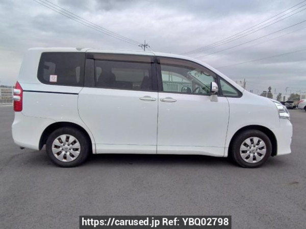 Used 2010 AT toyota noah ZRR70G Image[7]