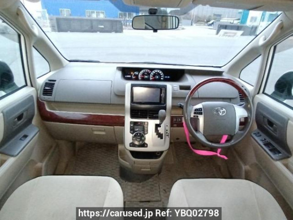 Used 2010 AT toyota noah ZRR70G Image[18]
