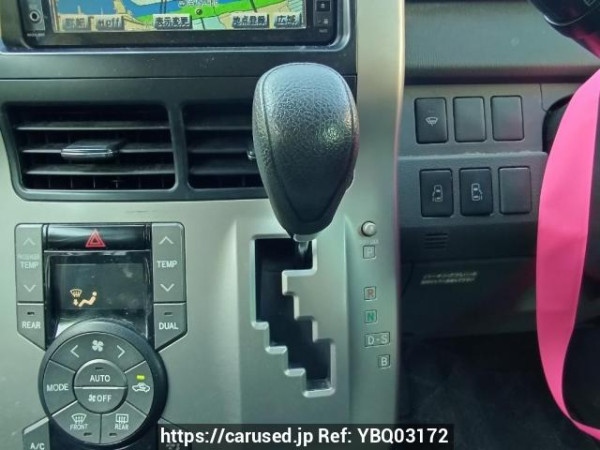 Used 2007 AT toyota noah ZRR70G Image[26]