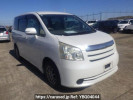 Toyota Noah ZRR75G