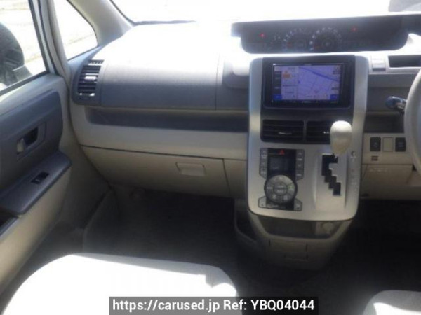 Used 2009 AT toyota noah ZRR75G Image[17]