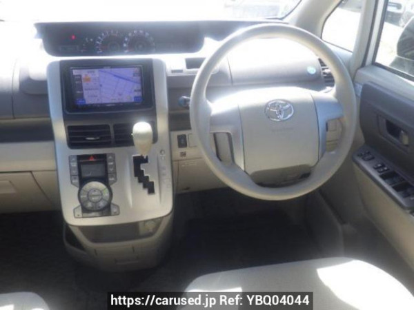 Used 2009 AT toyota noah ZRR75G Image[18]