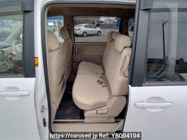 Used 2005 AT toyota sienta NCP81G Image[16]