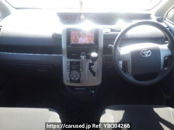 Used 2010 AT toyota noah ZRR70G Image[16]