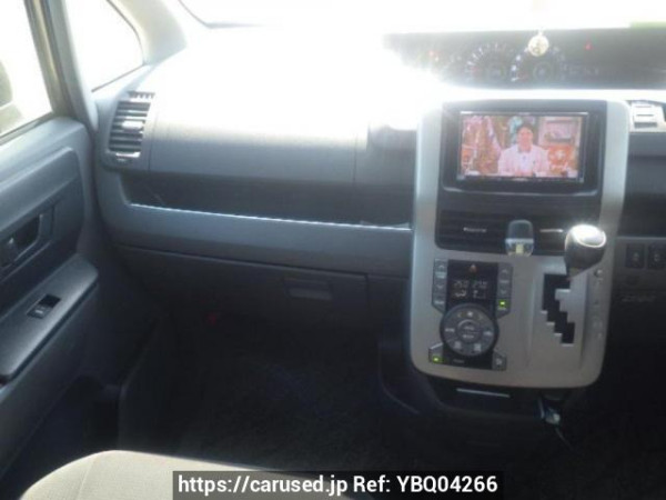 Used 2010 AT toyota noah ZRR70G Image[17]