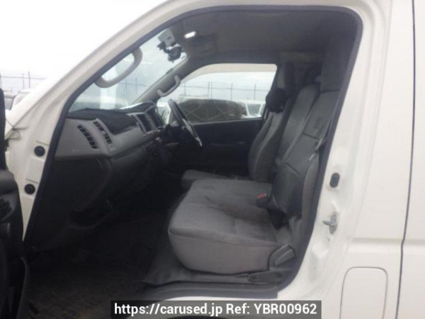 Used 2005 MT toyota hiace-van KDH205V Image[12]