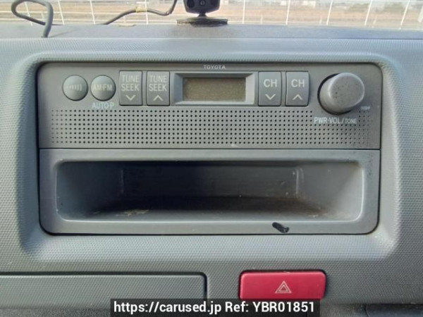 Used 2005 MT toyota hiace-van KDH205V Image[19]