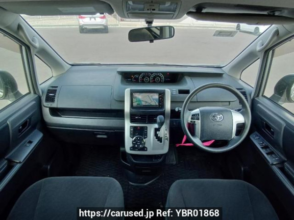 Used 2011 AT toyota noah ZRR70G Image[18]