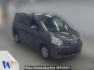 Toyota Noah ZRR70G