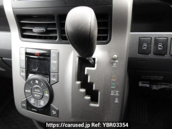 Used 2009 AT toyota noah ZRR70G Image[22]