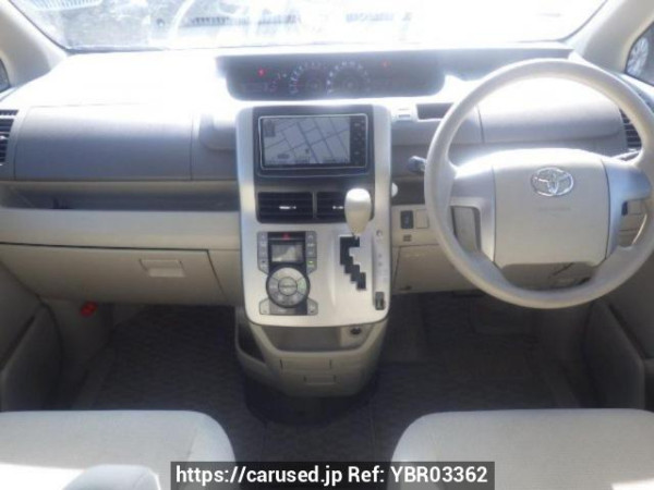 Used 2009 AT toyota noah ZRR70G Image[16]