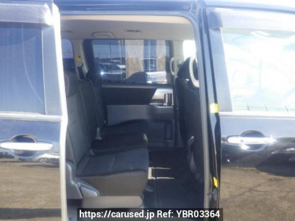 Used 2009 AT toyota voxy ZRR70W Image[14]