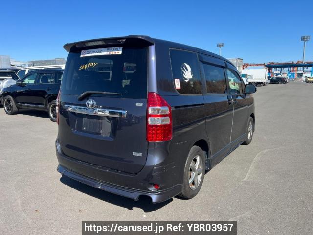Buy Used 2011 Toyota Noah ZRR70G (YBR03957) - Carused.jp
